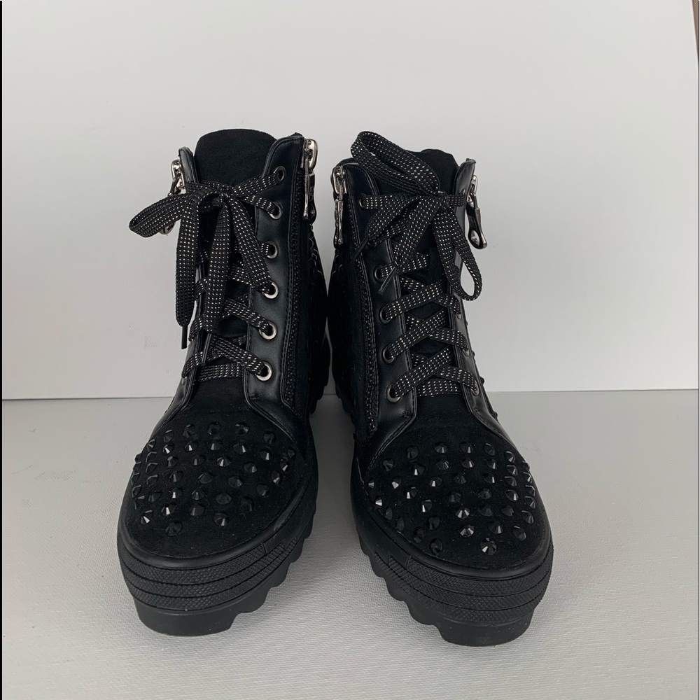 Soft ankle boots